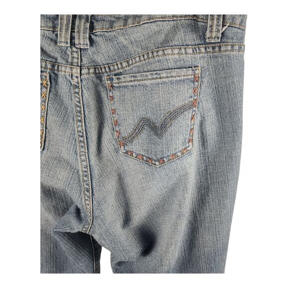 Wah Jens Women's size 16w Blue Denim Embroidered Floral Thick Stitch Boot-Cut - Picture 5 of 8